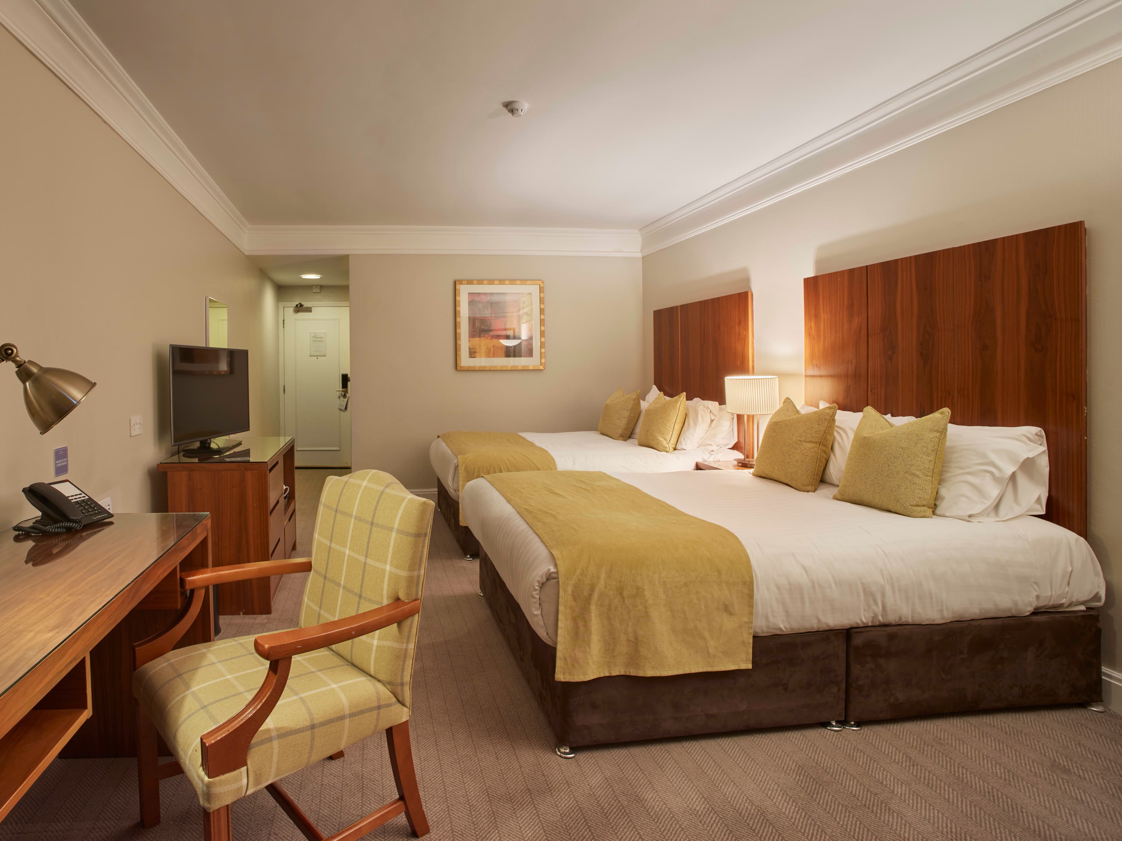 Friday Escape at Coldra Court Hotel with Dinner